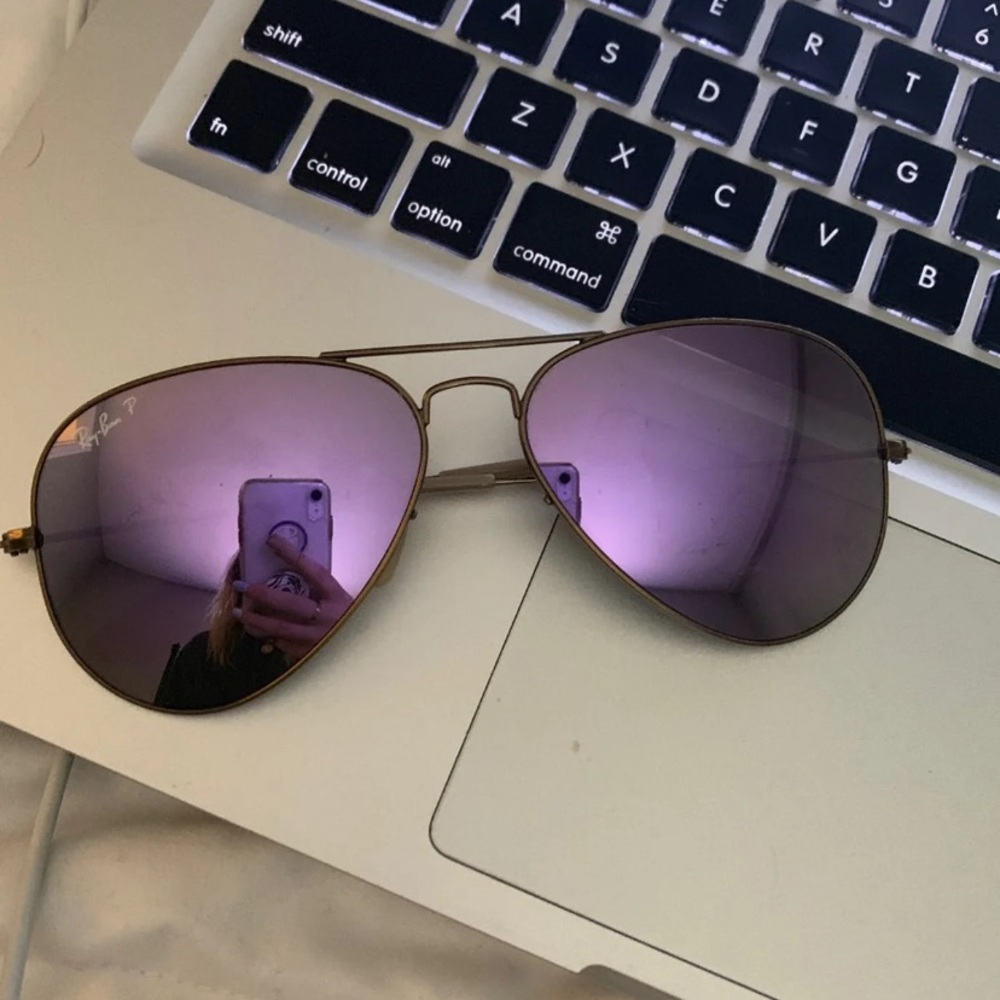 Rayban purple mirrored glasses will come in case